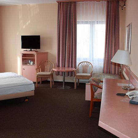 Hotel Christinenhof Garni - Bed & Breakfast Gadebusch Exterior foto