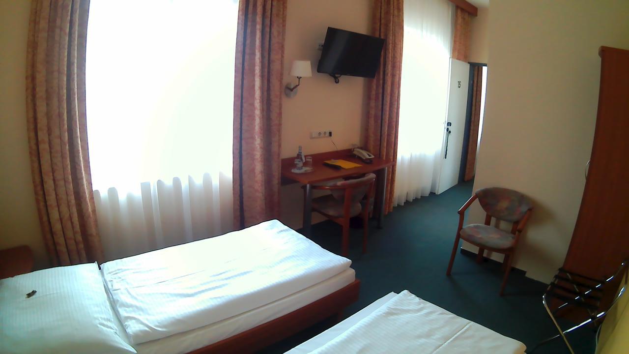 Hotel Christinenhof Garni - Bed & Breakfast Gadebusch Exterior foto