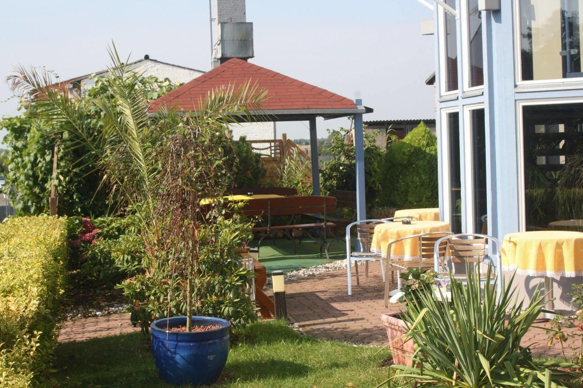 Hotel Christinenhof Garni - Bed & Breakfast Gadebusch Exterior foto